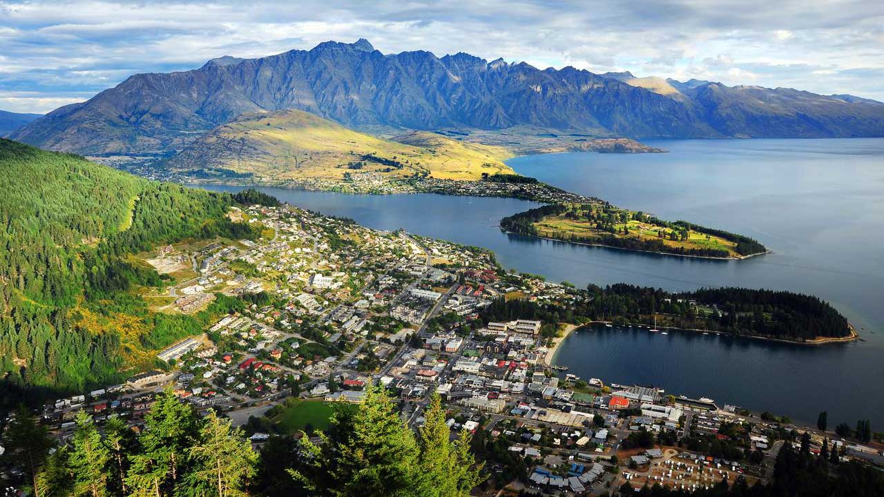 4 Embárcate en una aventura única hacia los paisajes impresionantes de Nueva Zelanda y Australia.