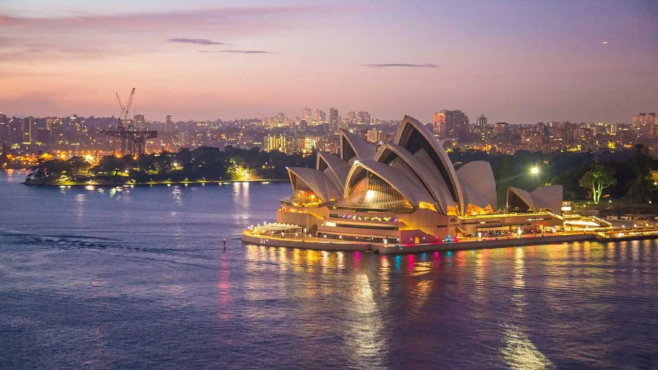 7 Embárcate en una aventura única hacia los paisajes impresionantes de Nueva Zelanda y Australia.