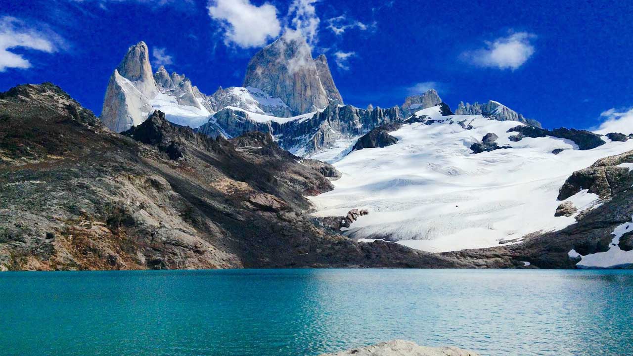 7 Explora la majestuosidad de la Patagonia senderismo en El Chaltén, mini trekking en el Glaciar Perito Moreno y navegación por los glaciares